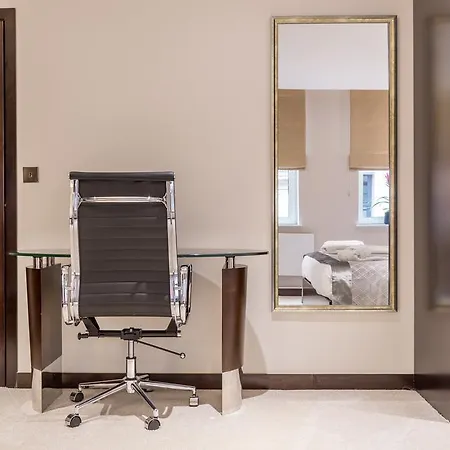 蔓西欧套房公寓式酒店 * 利兹